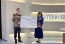 Sun Life Salurkan Rp 275 Juta untuk Korban Erupsi Gunung Lewotobi - JPNN.com