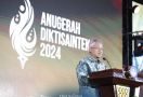 Kemdiktisaintek Berikan 315 Anugerah Diktisaintek 2024 kepada Pemangku Kepentingan PT - JPNN.com