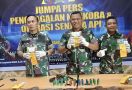 Satgas Pamtas Yonzipur Gagalkan Penyelundupan 4 Kg  Sabu-Sabu di Perbatasan RI-Malaysia - JPNN.com