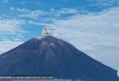 Gunung Semeru Erupsi Lagi, Tinggi Kolom Letusan 700 Meter - JPNN.com