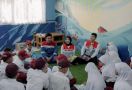 PIS Gelar Program Edukasi Lingkungan Ocean LiteraSEA di Tanjung Sekong - JPNN.com