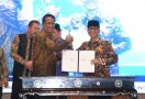 Teken MoU dengan Kemenkum, Mendes Yandi Ingin Percepat Badan Hukum BUMDes - JPNN.com