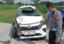 Pecah Ban, Sigra Tabrak Bus di Tol Ngawi-Solo, 2 Orang Tewas, 6 Luka-Luka - JPNN.com