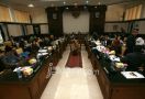 Dewan Menolak Kader Parpol Dilarang Jadi Ketua RT - JPNN.com