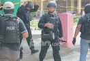 Densus Bekuk Dua Terduga Teroris Kasus Bom Kampung Melayu - JPNN.com