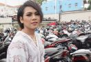 Dicerai Aming, Evelyn Kerja Serabutan - JPNN.com