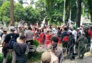 Indonesia Raya dan Garuda Pancasila Menggema dari Massa Kontra-Ahok - JPNN.com