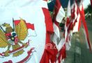 Lurah Suralaya Memastikan Tak Ada Larangan untuk Mahasiswa Mengibarkan Bendera Merah Putih - JPNN.com