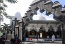 Keunikan Masjid Rahmat yang Dibangun Sunan Ampel dari Arsitektur hingga Kaligrafinya - JPNN.com