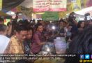 Djarot Sidak Takjil di Pasar Benhil, Ini Hasilnya - JPNN.com