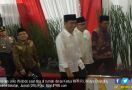 Jokowi Cuma Lempar Senyum di Rumah Zulkifli - JPNN.com