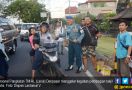 Lanal Denpasar Bersama Honda CB Club Bagi Takjil Gratis - JPNN.com