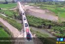 Jembatan Kayu Ini Bikin Waswas Pemudik - JPNN.com