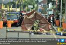 Detik-Detik Menegangkan Tim Gegana Membuka Tas Diduga Berisi Bom di Depok - JPNN.com