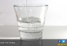Hindari Minuman Bersoda, Lebih Sehat Minum Air Putih - JPNN.com