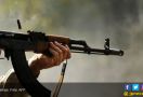 Heboh Video Sejumlah Pria Bersorban Latihan Menembak Pakai AK-47 di Ujanmas - JPNN.com