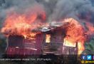 Warga Ngamuk, Rumah Penuh Dosa Itu Akhirnya Dibakar - JPNN.com