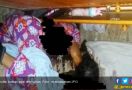 Ngeri! Dua Perempuan Tewas Bersimbah Darah di Atas Ranjang - JPNN.com