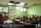 Memprihatinkan, Sejumlah Sekolah Masih Berlantai Tanah di Kampar - JPNN.com
