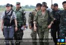 Kunjungi Marawi, Presiden Duterte Bagi-Bagi Arloji - JPNN.com