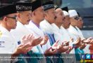 Arab Saudi Kurang Senang, 8 dari 10 Pria Calon Jemaah Haji Indonesia Perokok - JPNN.com