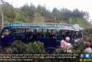 Bus Pelajar Terjun ke Jurang Sedalam 20 Meter, 4 Tewas, 7 Kritis, Ini Fotonya... - JPNN.com