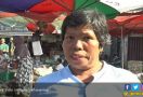 Curahan Hati Yanti, Pedagang yang Pisangnya Dibanting Kadis Perdagangan Kota Padang - JPNN.com
