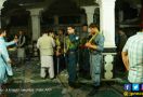 Penjaga Masjid Ditembak, Jemaah Sedang Salat Dilempari Granat - JPNN.com