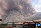 Gunung Sinabung Meletus Lagi, Warga Diminta Waspada - JPNN.com