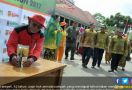 Kakek Johansyah, Sopir Truk Sampah Dipercaya Bawa Piala Adipura - JPNN.com