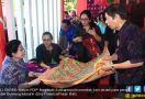 Kejutkan Pengunjung Buleleng Festival, Megawati Borong Kain Endek - JPNN.com