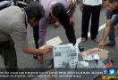 BRAKK… Ibu dan Anak Tewas Dilindas Truk Pengangkut Pasir - JPNN.com