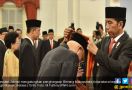 Selamat! Hasyim Muzadi dan Bagir Manan Terima Bintang Mahaputra - JPNN.com