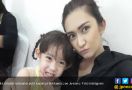 Dugaan Pelecehan Terhadap Putrinya, Nafa Urbach Polisikan Pelaku Paedofil - JPNN.com