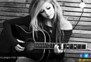 Avril Lavigne Sembuh Berkat Jatuh Cinta - JPNN.com
