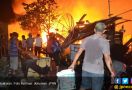 Empat Bedeng Terbakar, Siswa SMK Ini Nyaris Terpanggang - JPNN.com