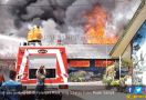 Pembakaran 7 Gedung SD, Yansen Binti Serahkan Uang di Garasi - JPNN.com