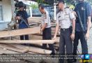 Terlibat Bisnis Pembalakan Liar, Kapolsek Beutong Ditangkap - JPNN.com