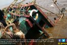 Kapal Nelayan Tenggelam, Lihat Itu Fotonya - JPNN.com