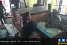 Pasangan Alay Asyik Dekat Tong Sampah, Tepergok Satpol PP - JPNN.com