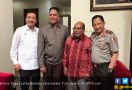 Lukas Bantah Pertemuan dengan Tito dan BG soal Pilgub Papua - JPNN.com