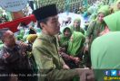 Jokowi: Ibu dan Bapak Sangat Beruntung - JPNN.com