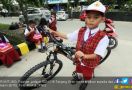 Disuruh Turun dari Panggung, Siswa SD Minta Sepeda ke Jokowi - JPNN.com