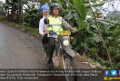 Khofifah Naik Trail Bawa Santunan untuk Korban Longsor - JPNN.com