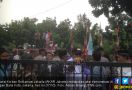 Hari Pertama Ngantor, Anies Baswedan Terima Demonstran - JPNN.com
