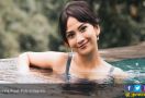 Lingerie Vanessa Angel Bikin Warganet Salah Fokus - JPNN.com