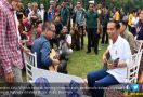 Lihat, Pak Jokowi Kumpul Bareng Anak Muda di Istana Bogor - JPNN.com