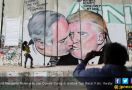 Ada Trump dan Netanyahu Berciuman di Tembok Tepi Barat - JPNN.com