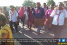 Masyarakat Sebyar Sambut Ketua BK DPD RI di Bintuni - JPNN.com