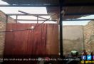 Cuaca Buruk, 8 Rumah Rusak Diterjang Angin Kencang di Solsel - JPNN.com